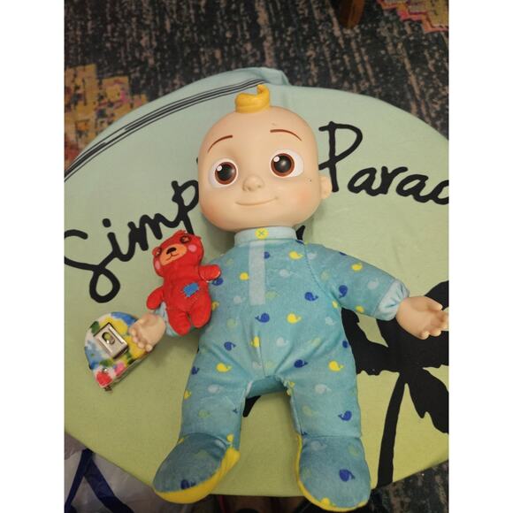 JJ Cocomelon Doll Bedtime Musical/Talking Plush Toy with Red Teddy Bear 2020 - Picture 6 of 9